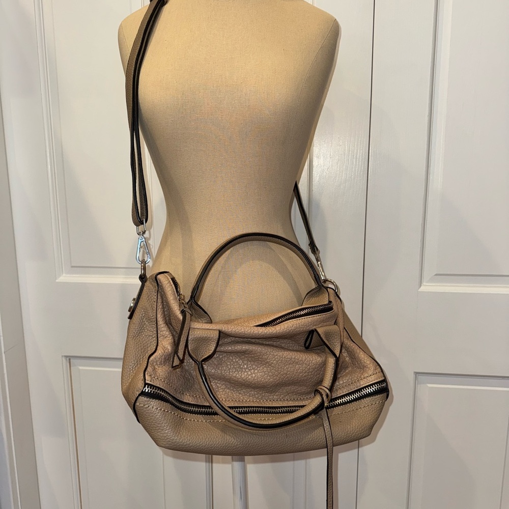 Elegant Tan Leather Handbag